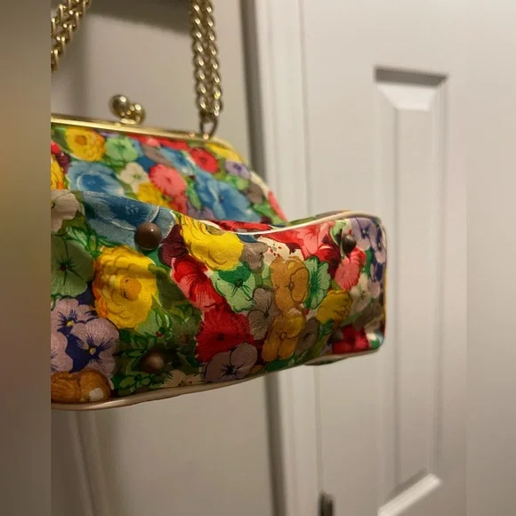 Town and Country Vintage 1960s Kiss Clasp Structured Fabric Handbag - Picture 9 of 10